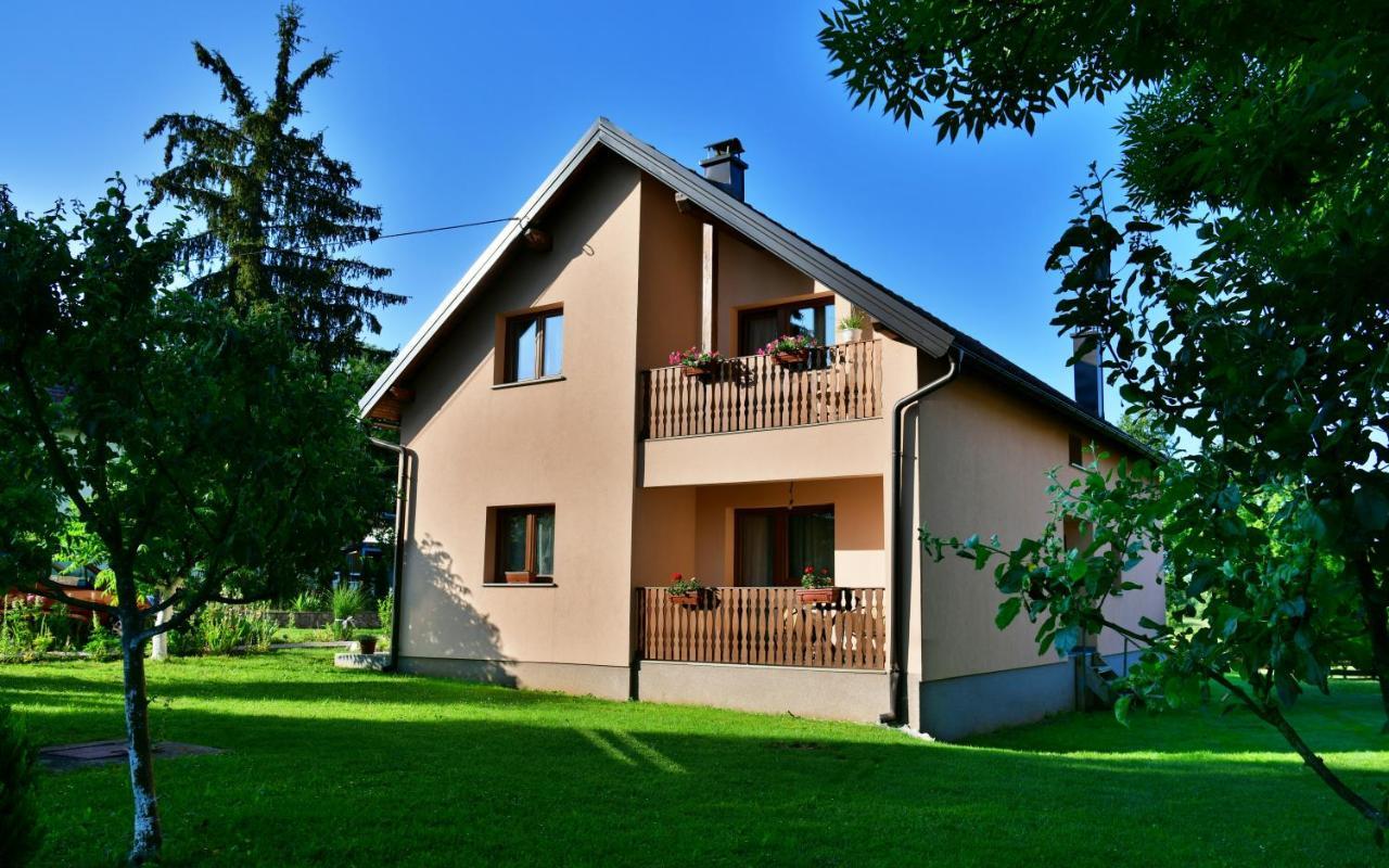 Apartman Jelena Rakovica Exteriör bild