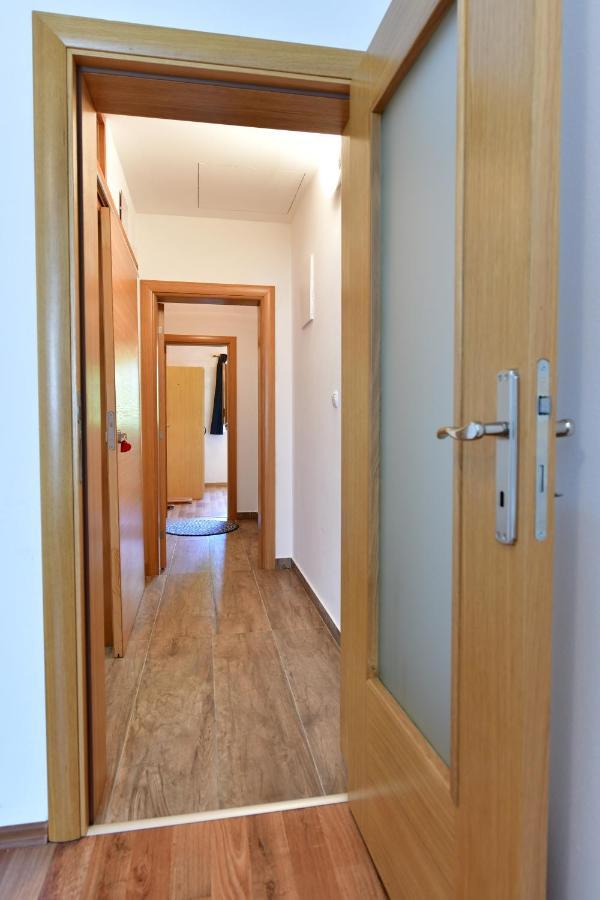 Apartman Jelena Rakovica Exteriör bild