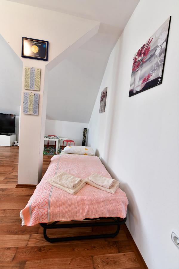 Apartman Jelena Rakovica Exteriör bild