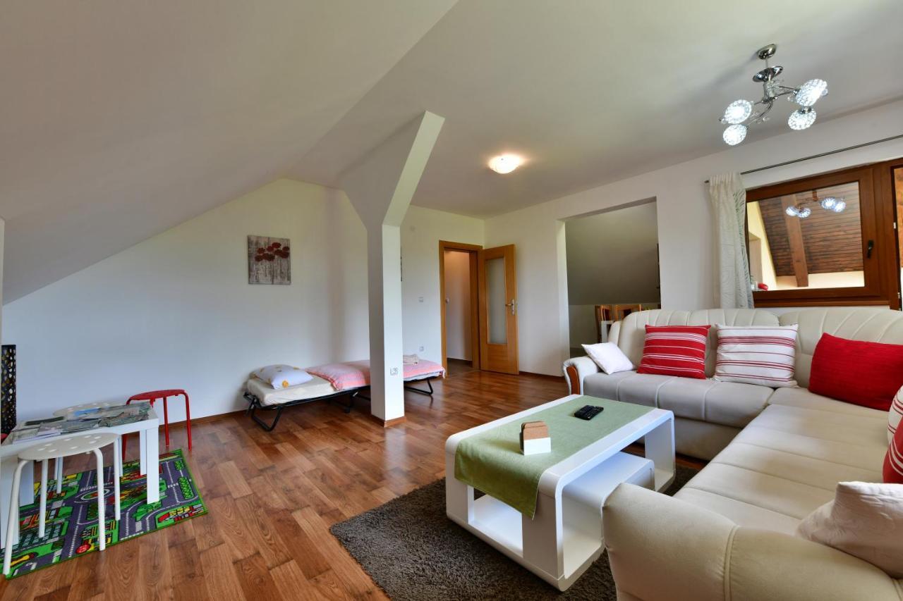 Apartman Jelena Rakovica Exteriör bild