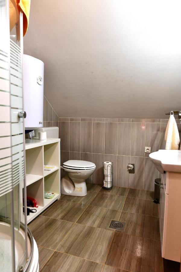Apartman Jelena Rakovica Exteriör bild
