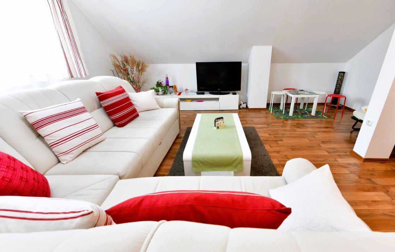 Apartman Jelena Rakovica Exteriör bild