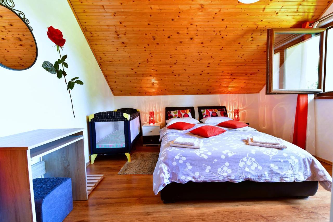 Apartman Jelena Rakovica Exteriör bild