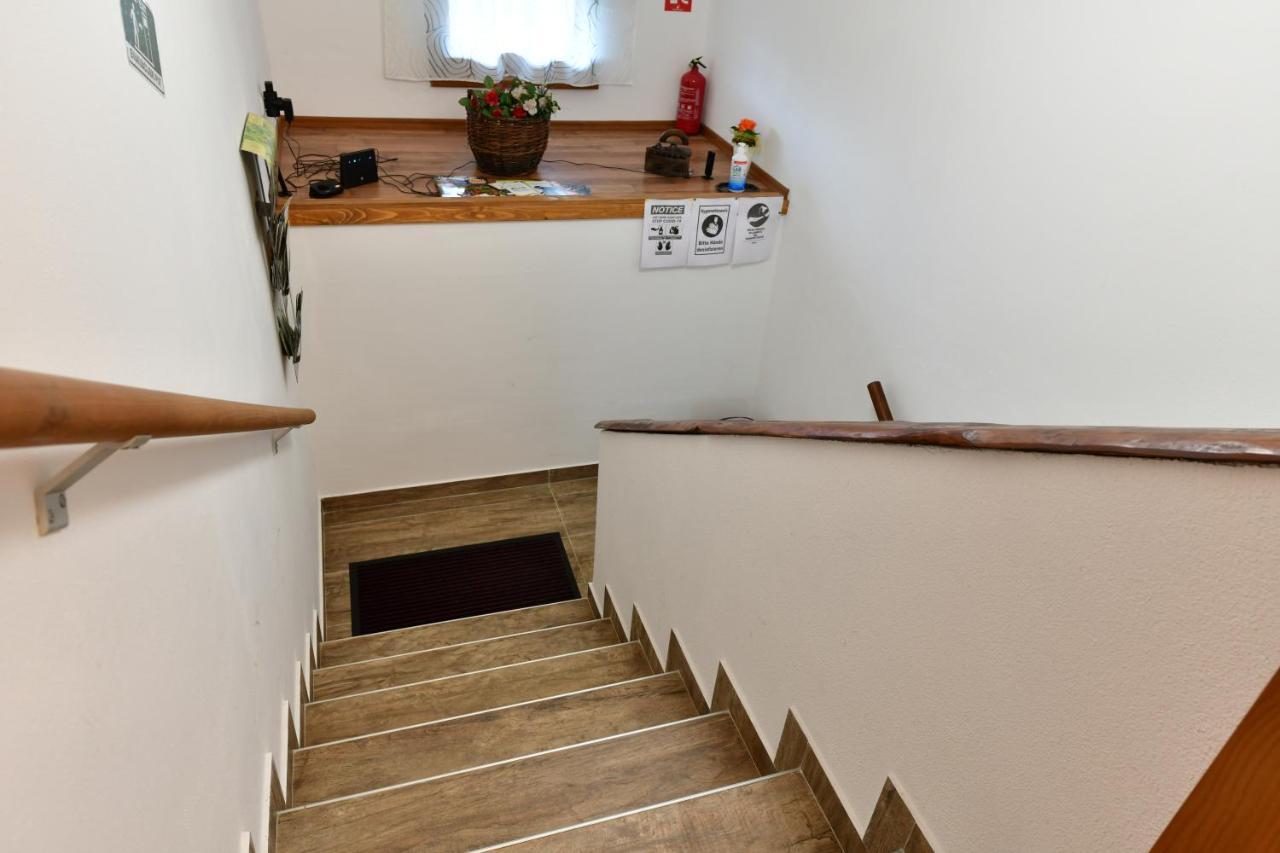 Apartman Jelena Rakovica Exteriör bild